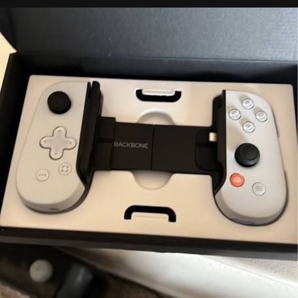 New playstation backbone with box, used once - Picture 2 of 4